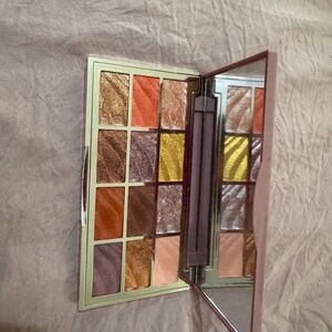Ciate Vibrant Eyeshadow Palette with Gold and Bronze Hues